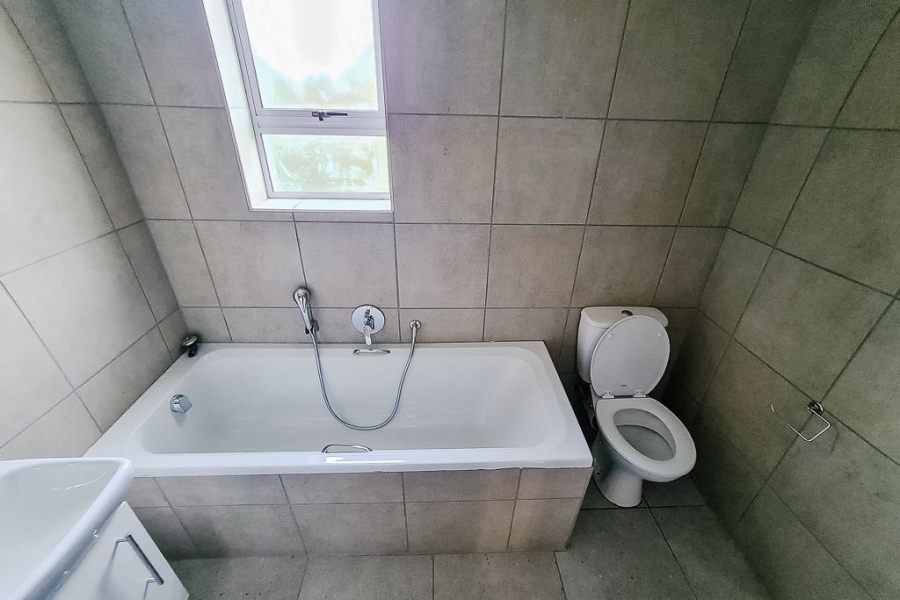 To Let 2 Bedroom Property for Rent in Parsonsvlei Eastern Cape